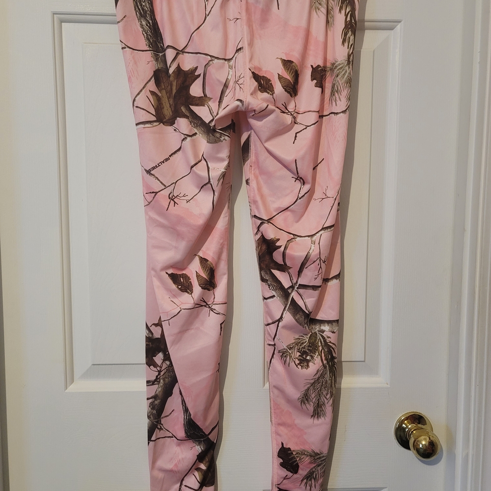 Realtree Pink Camouflage Baselayer Set - Picture 2 of 6